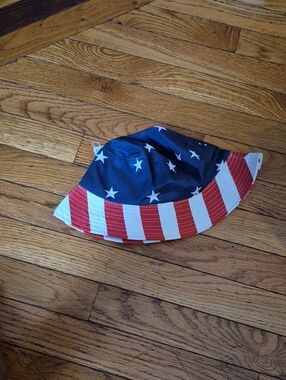 NEW--American Flag Bucket Hat - Stars & Stripes